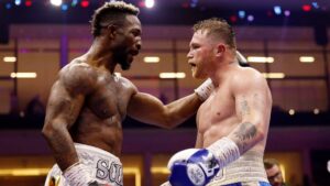 Canelo Álvarez explota contra William Scull: “Un peleador que no intenta ganar, solo intenta sobrevivir… Odio a ese tipo de peleadores”