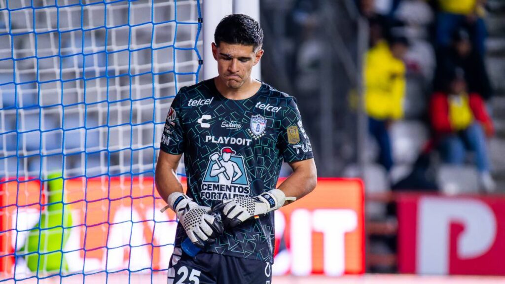 Polémica decisión del VAR: Carlos Moreno se salva de la expulsión por un fuera de lugar del América