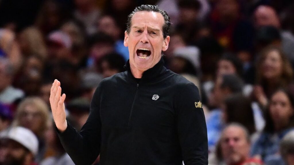 Kenny Atkinson, coach del año gracias a su temporada 2025 con los Cavaliers de Cleveland