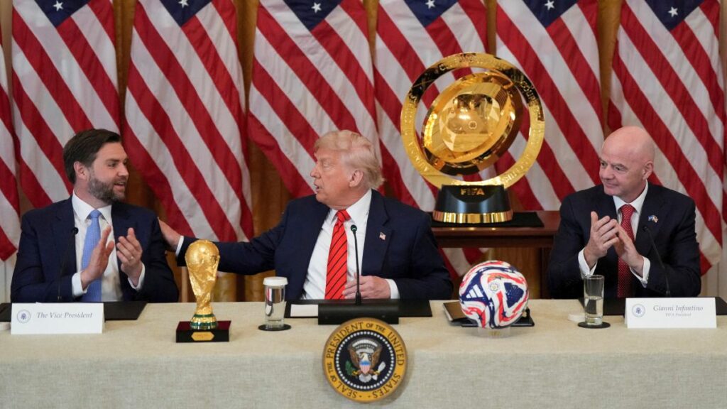 Trump e Infantino en reunión