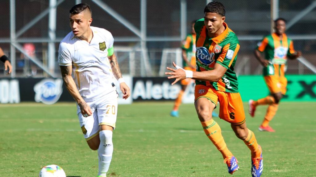Envigado vs Águilas Doradas por la fecha 18 / Vizzor