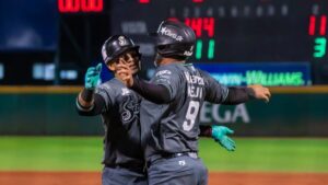 Saraperos propina paliza a los Rieleros y se lleva el segundo juego de la serie
